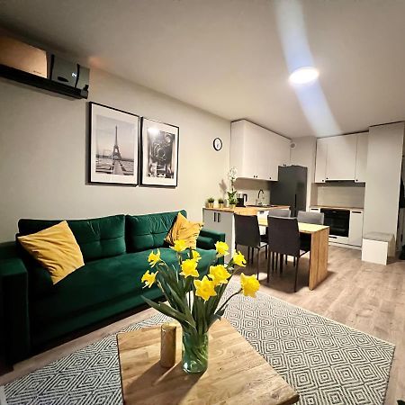 Milionowa 8 - Komfortowe Studio Z Garazem I Klimatyzacja Lodz  Luaran gambar