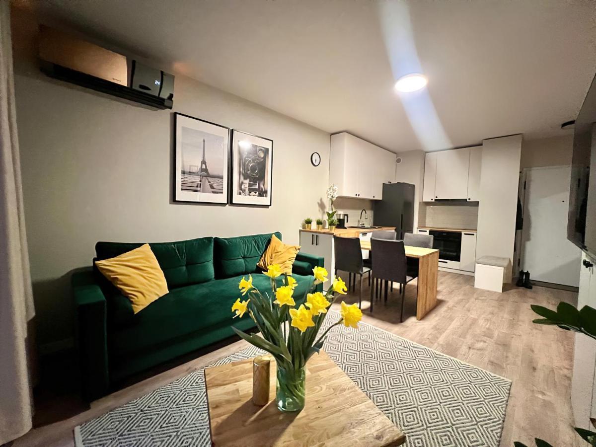 Milionowa 8 - Komfortowe Studio Z Garazem I Klimatyzacja Lodz  Luaran gambar